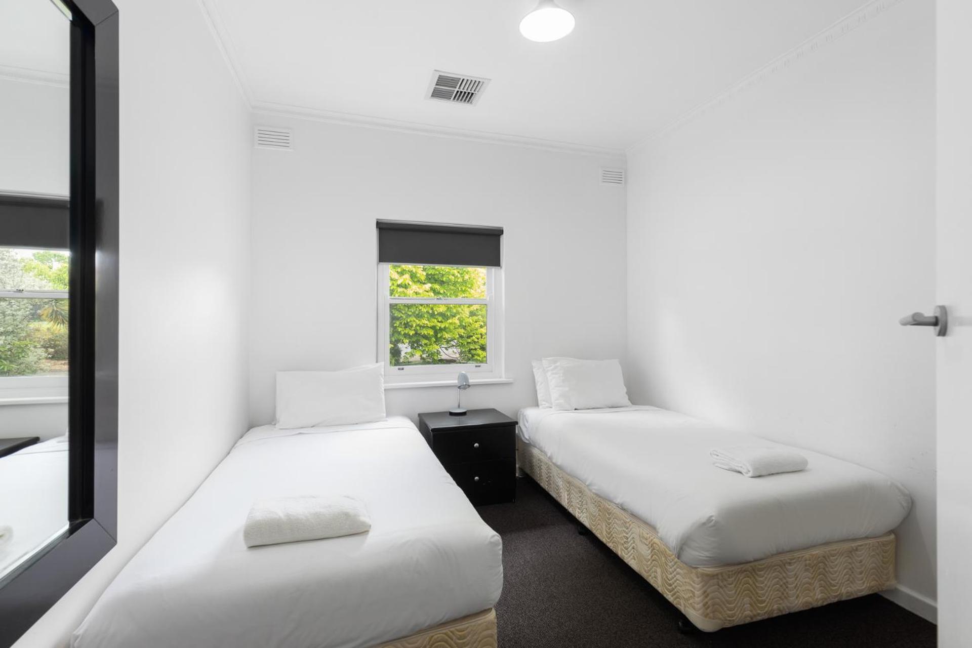 เดอะ คอมโมดอร์ Motel เมาท์แกมเบีย ห้อง รูปภาพ