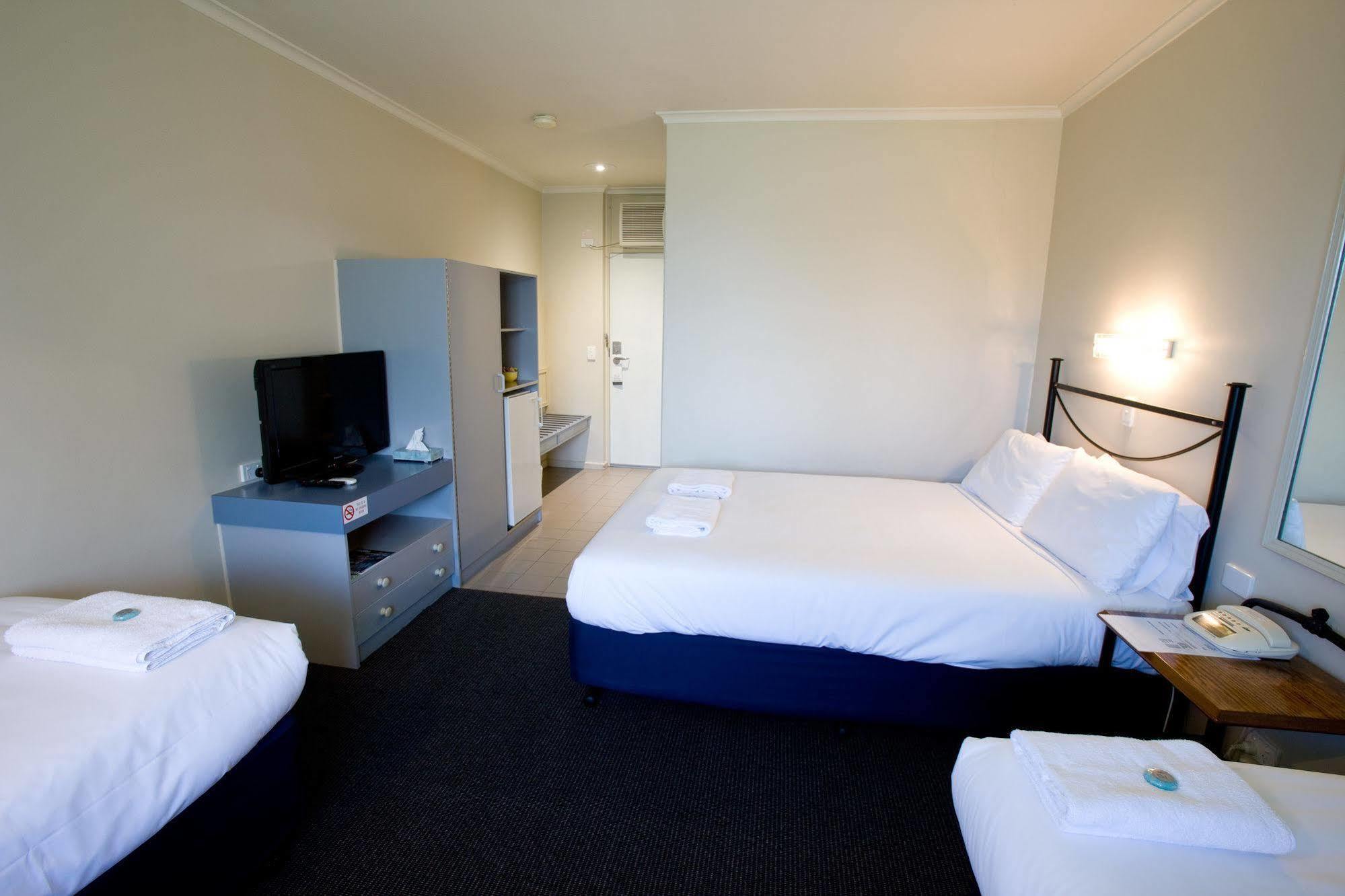 เดอะ คอมโมดอร์ Motel เมาท์แกมเบีย ภายนอก รูปภาพ